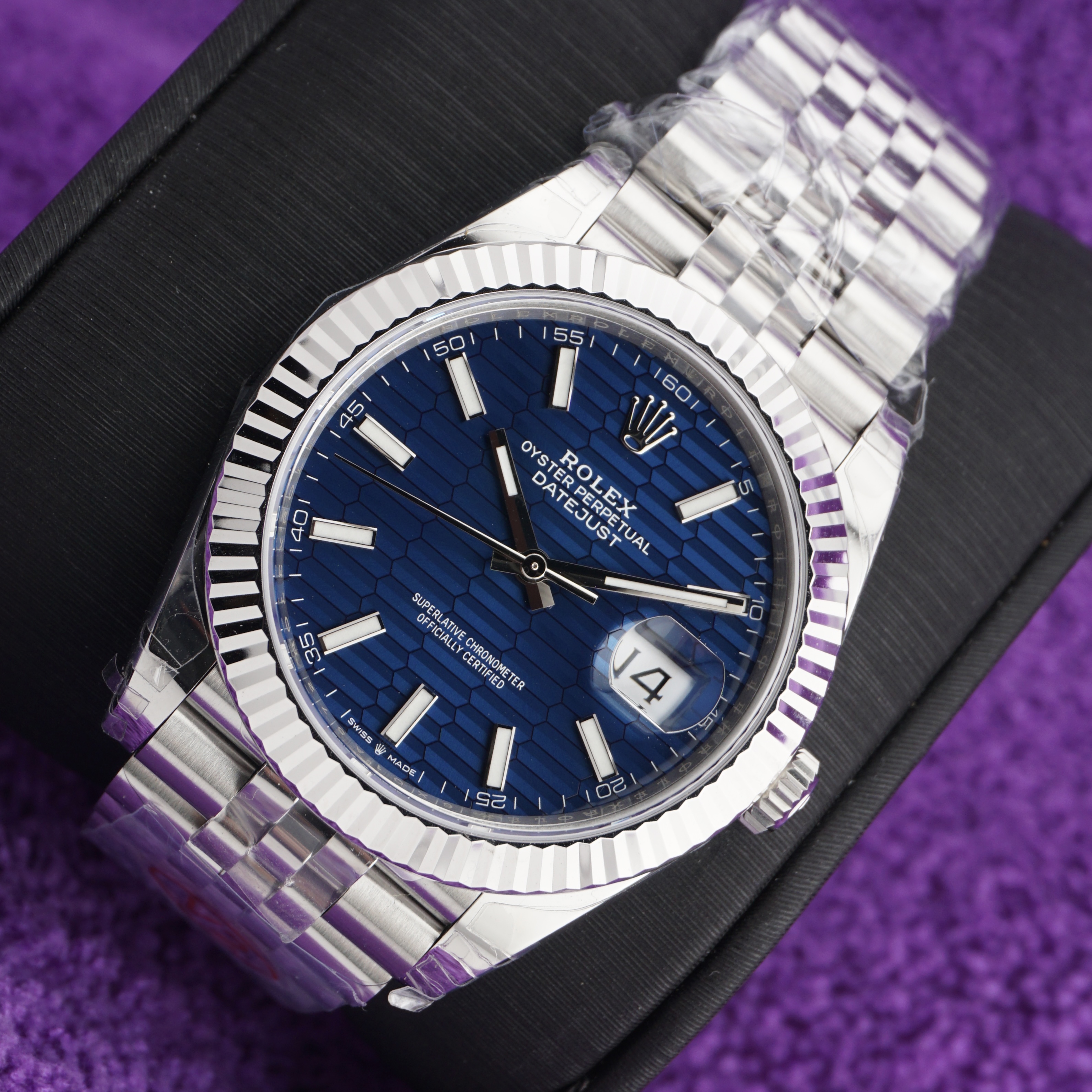 VF Rolex Datejust 41 126334 — Blue Fluted Motif Dial, 41mm (Fluted Bezel, Jubilee Bracelet)