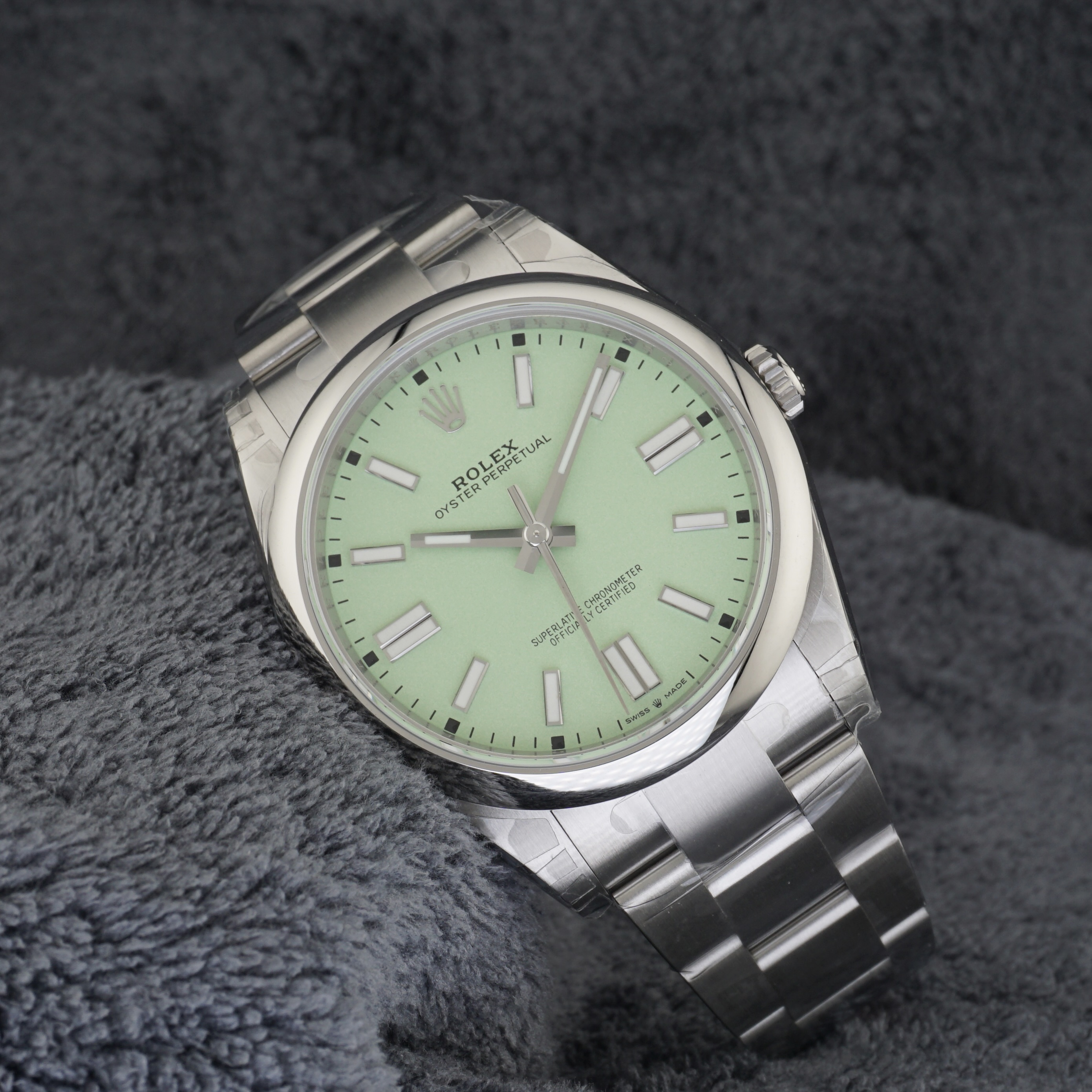 VSF Rolex Oyster Perpetual 41 124300 — Pistachio Dial